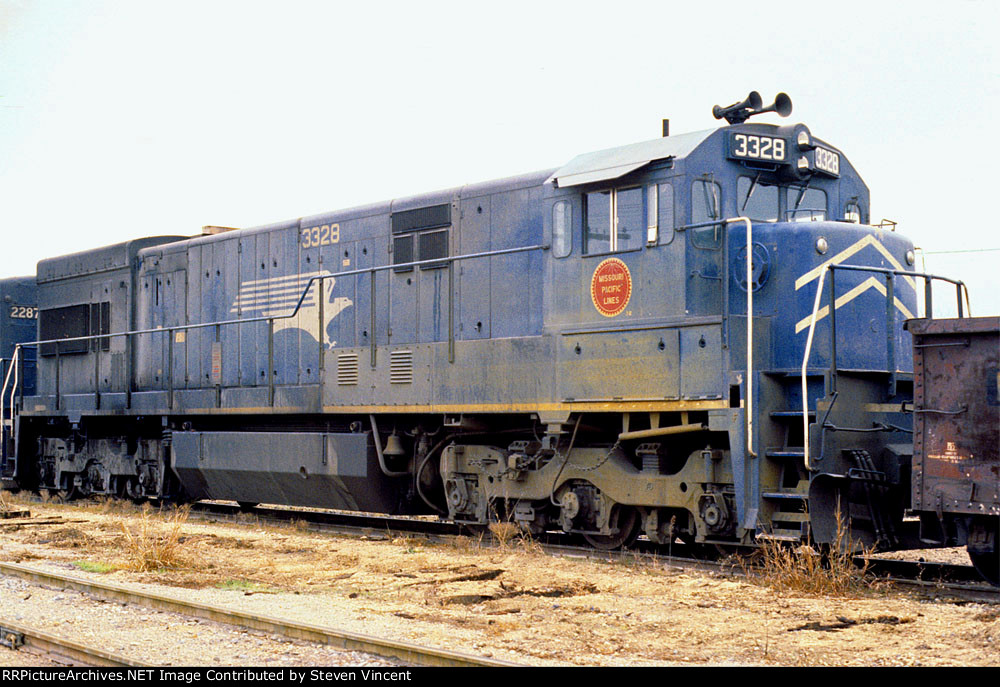 Missouri Pacific U30C #3328